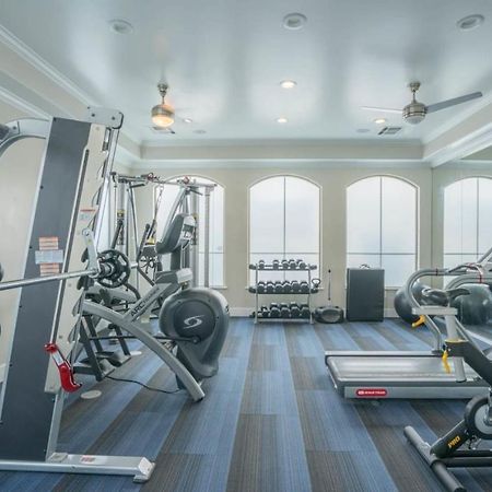 Posh 2Bd - Midtown - Gym, Pool, W-D, Parking - Sleeps 8 Appartement Phoenix Buitenkant foto