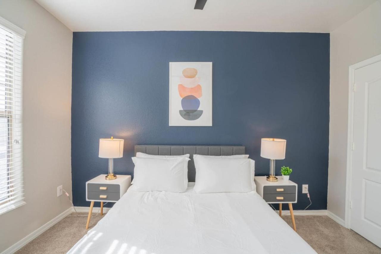 Posh 2Bd - Midtown - Gym, Pool, W-D, Parking - Sleeps 8 Appartement Phoenix Buitenkant foto